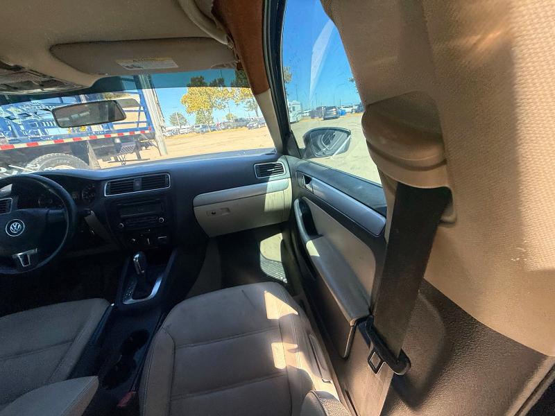 Photo 9 from auction – 2012 VOLKSWAGEN JETTA with VIN 3VWLL7AJ1CM412382