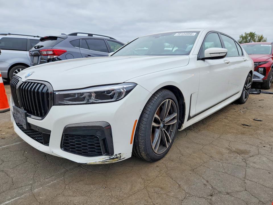 BMW 750 2022 مع رقم تعريف المركبة WBA7U2C08NCJ33974 - صورة من المزاد