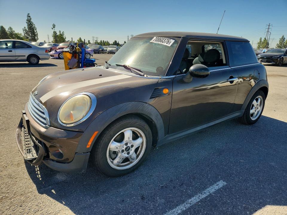 MINI COOPER 2011 with VIN WMWSU3C55BTX95924 - Photo from auction