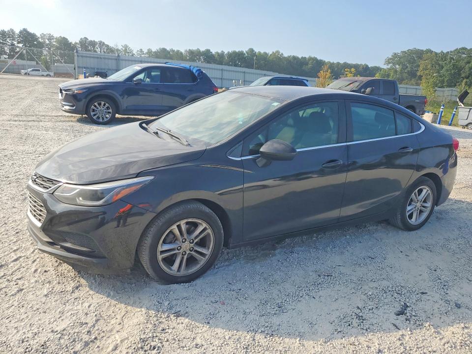CHEVROLET CRUZE 2018 with VIN 1G1BE5SM0J7188026 - Photo from auction