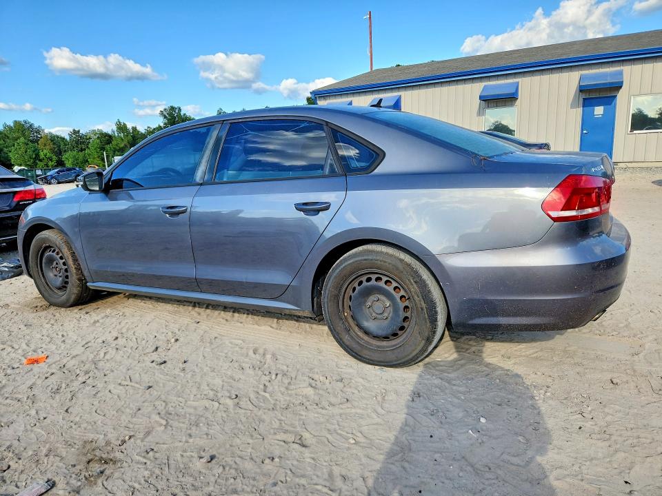 Photo 2 from auction – 2014 VOLKSWAGEN PASSAT with VIN 1VWAT7A36EC076712