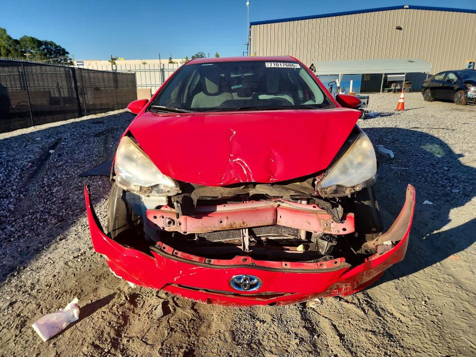 Снимка 5 от търг – 2013 TOYOTA PRIUS C с VIN JTDKDTB30D1541748