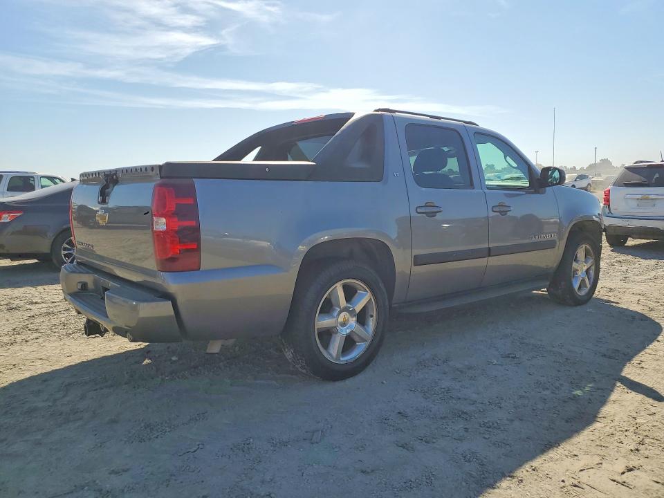 Photo 3 from auction – 2007 CHEVROLET AVALANCHE with VIN 3GNEC12J47G117022
