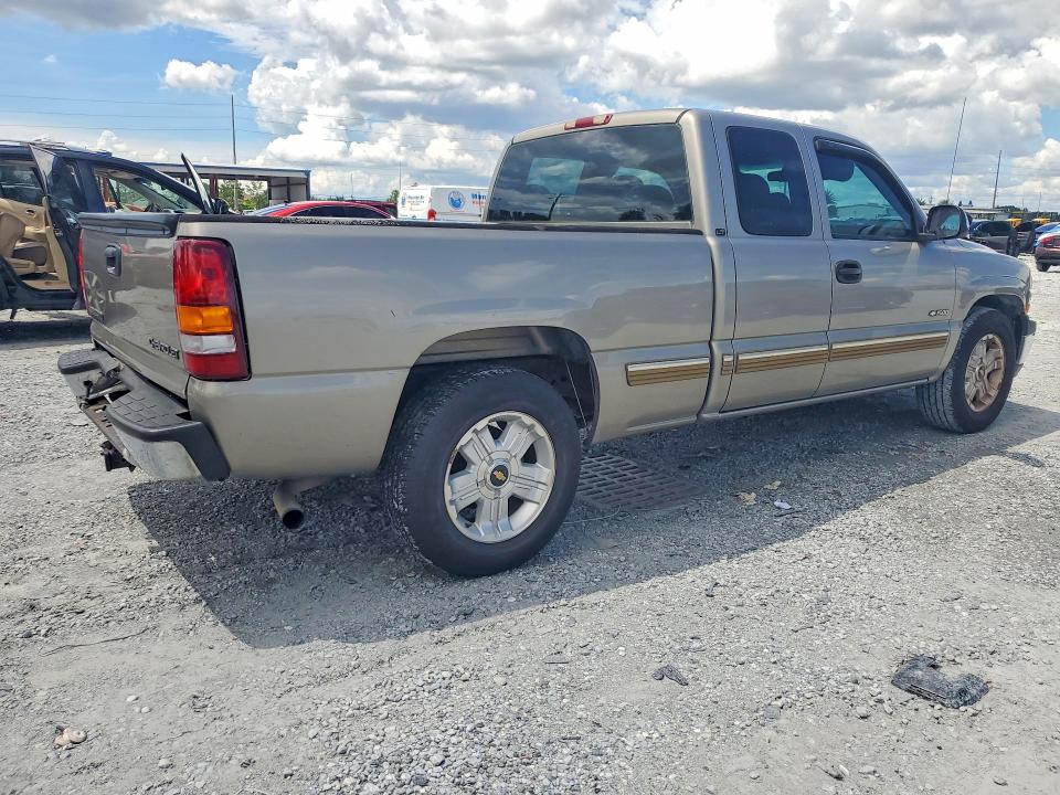 Photo 3 from auction – 2002 CHEVROLET SILVERADO with VIN 2GCEC19T921242745