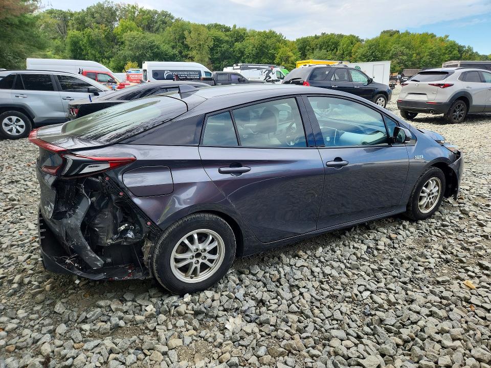 Photo 3 from auction – 2017 TOYOTA PRIUS PRIME with VIN JTDKARFP9H3038660