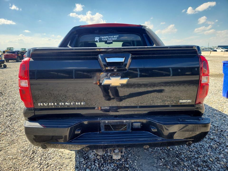 Photo 6 from auction – 2011 CHEVROLET AVALANCHE with VIN 3GNTKGE31BG306472