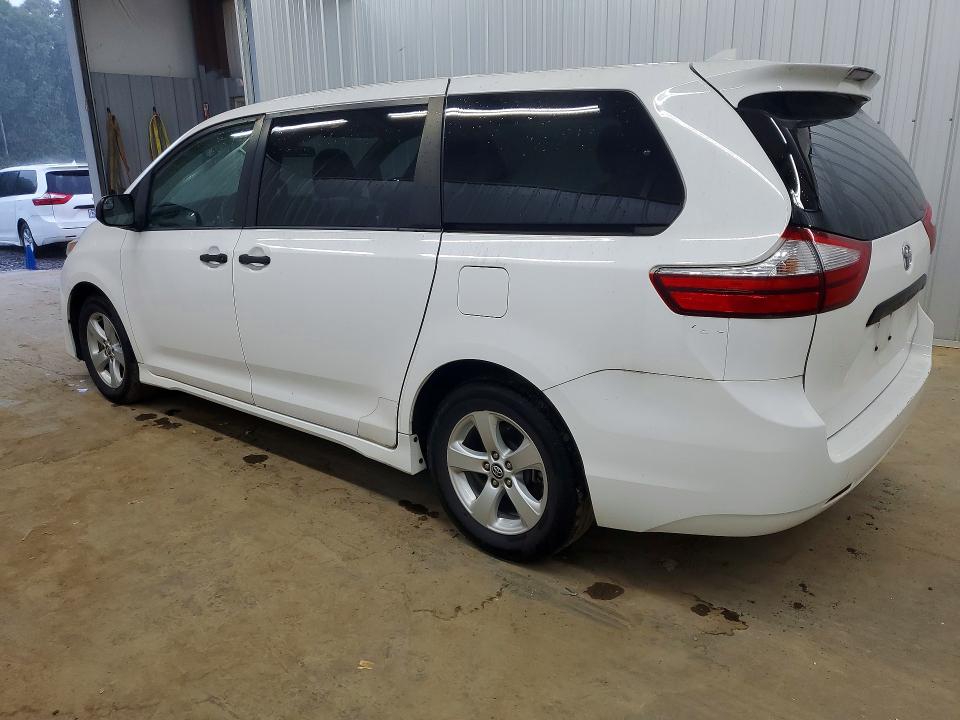 Photo 2 from auction – 2019 TOYOTA SIENNA with VIN 5TDZZ3DC4KS995353