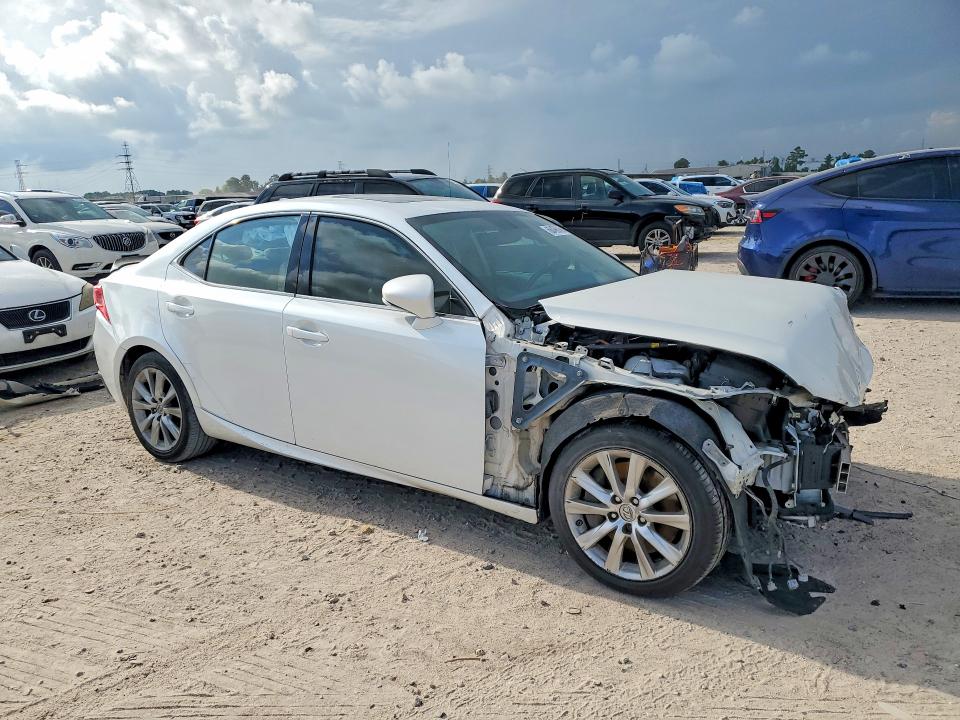 Foto 4 de la subasta – 2016 LEXUS IS con VIN JTHBA1D22G5019023