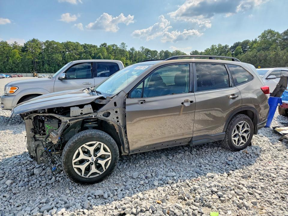 Photo 2 from auction – 2020 SUBARU FORESTER with VIN JF2SKAJC3LH415905