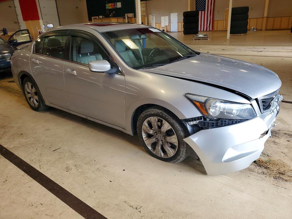 Снимка 4 от търг – 2008 HONDA ACCORD с VIN 1HGCP26868A086312