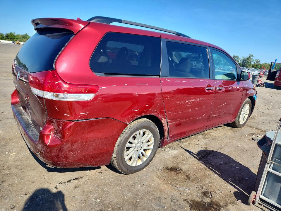 Photo 3 from auction – 2012 TOYOTA SIENNA with VIN 5TDYK3DC9CS200332