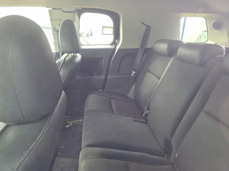 Photo 6 from auction – 2010 TOYOTA FJ CRUISER with VIN JTEBU4BF6AK084090