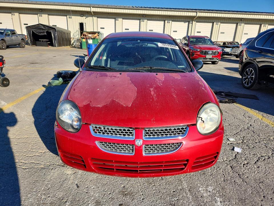 Снимка 5 от търг – 2004 DODGE NEON с VIN 1B3ES56C84D500437