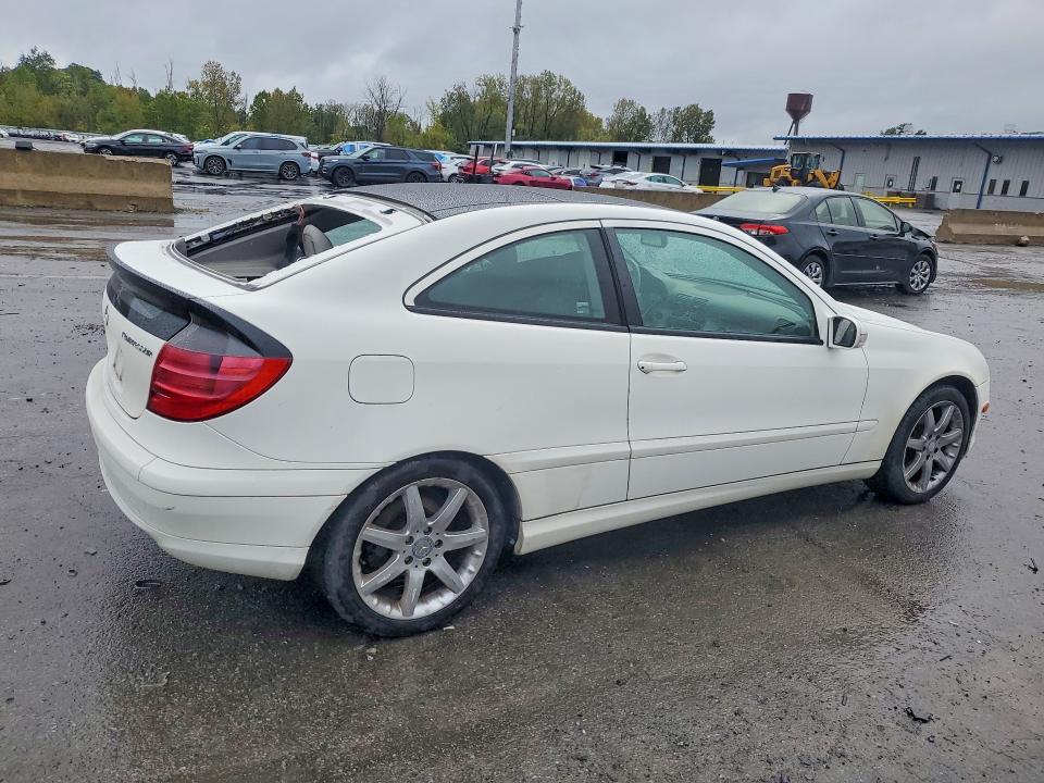 Photo 3 from auction – 2003 MERCEDES-BENZ C with VIN WDBRN40J63A432940