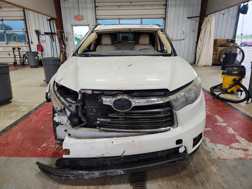Снимка 5 от търг – 2016 TOYOTA HIGHLANDER с VIN 5TDJKRFH2GS309511