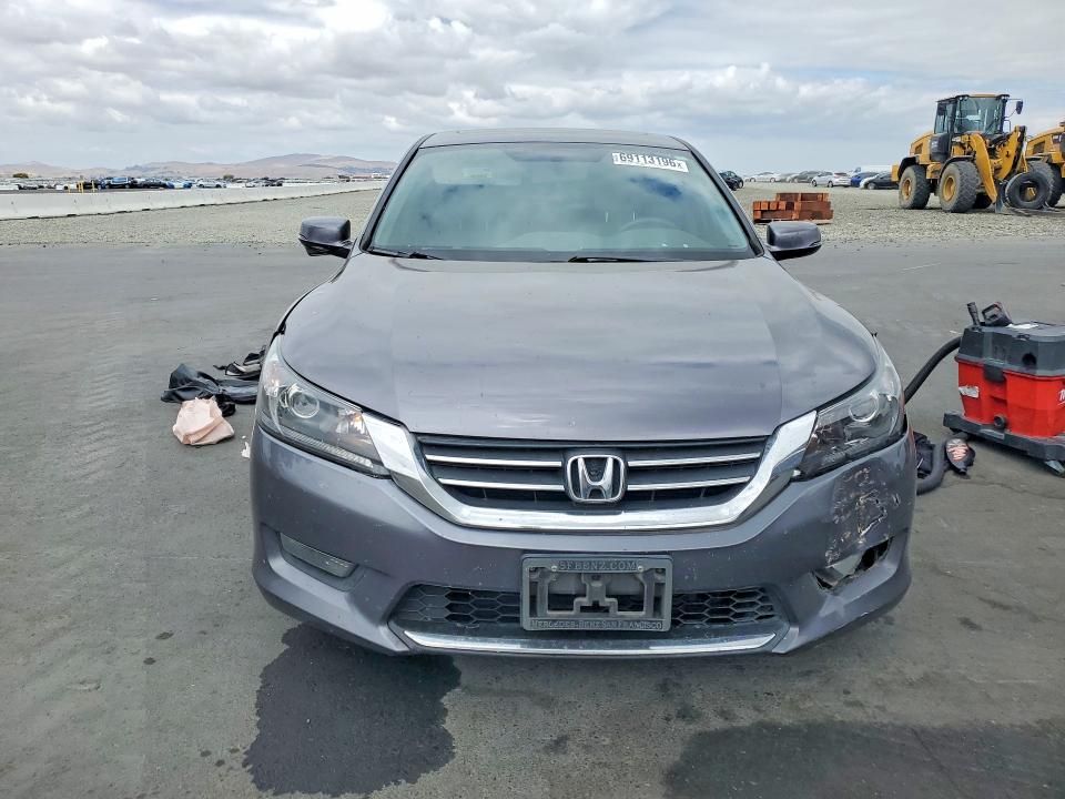 Photo 5 from auction – 2015 HONDA ACCORD with VIN 1HGCR2F74FA141127