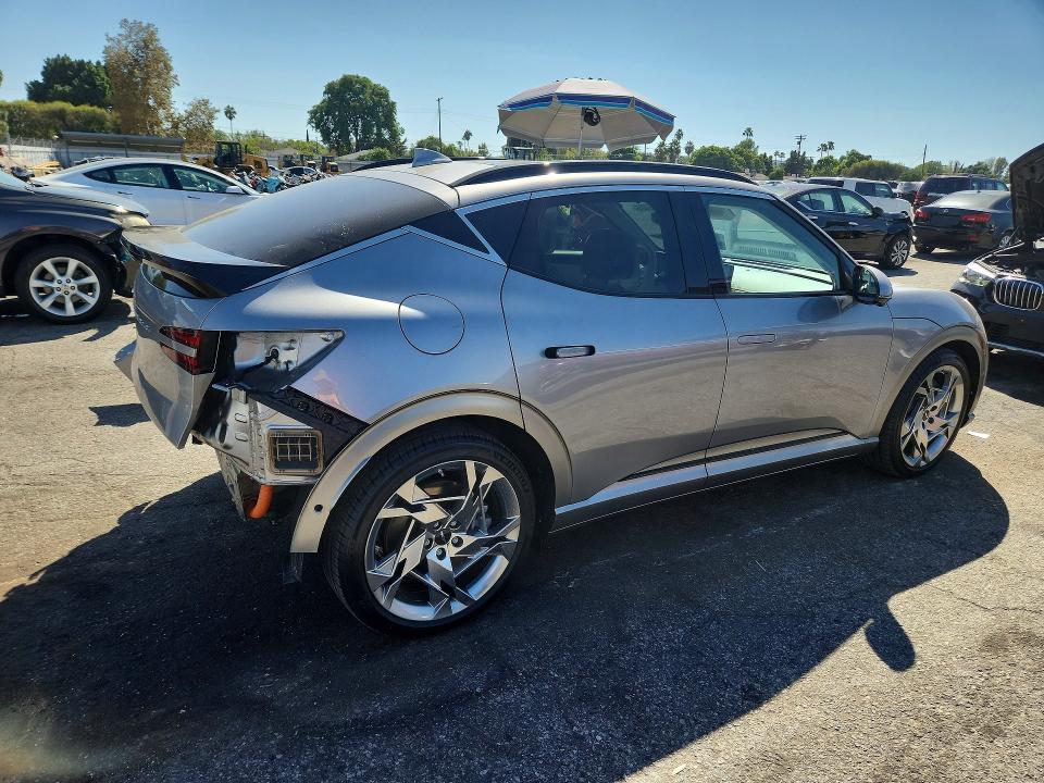 Photo 3 from auction – 2023 GENESIS GV60 with VIN KMUKEDTBXPU009867