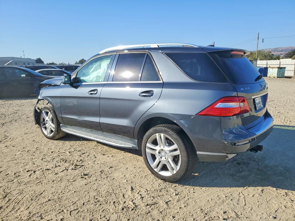 Photo 2 from auction – 2015 MERCEDES-BENZ ML with VIN 4JGDA5HB2FA477318