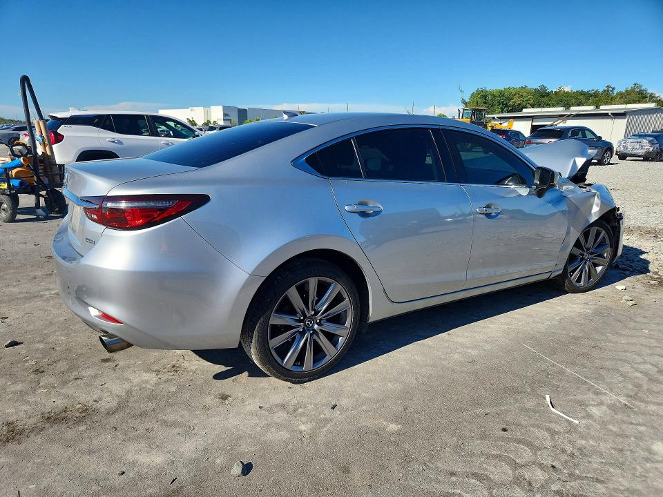 Photo 3 from auction – 2018 MAZDA 6 with VIN JM1GL1TY6J1302269