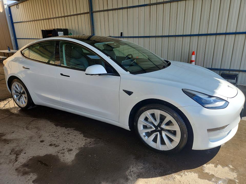 صورة رقم 4 من المزاد - 2022 TESLA MODEL 3 مع VIN 5YJ3E1EA0NF368970