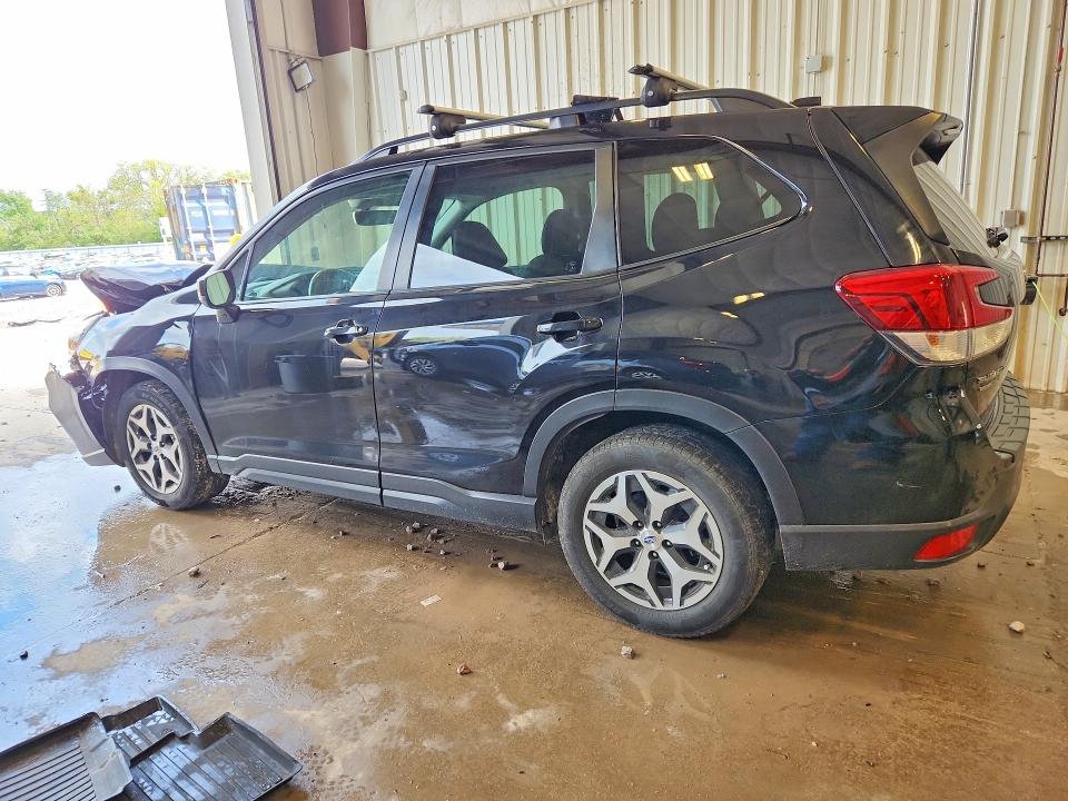 Photo 2 from auction – 2021 SUBARU FORESTER with VIN JF2SKAFC9MH447073