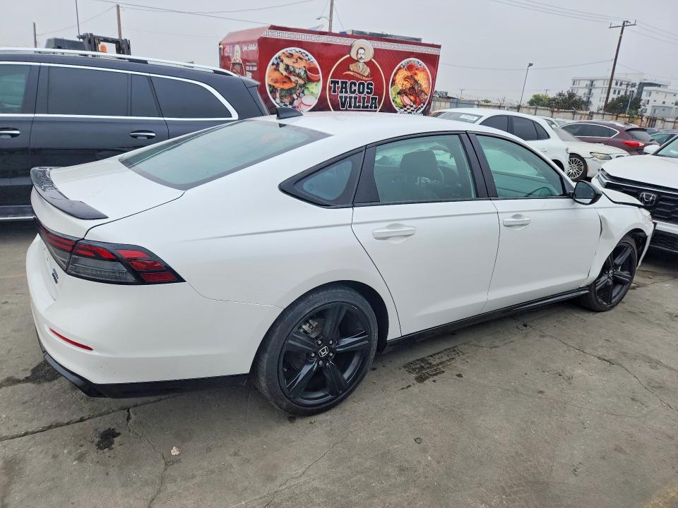 Снимка 3 от търг – 2025 HONDA ACCORD с VIN 1HGCY2F7XSA050067