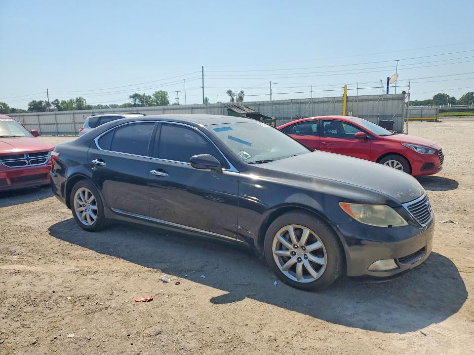 Foto 4 de la subasta – 2009 LEXUS LS con VIN JTHCL46F695004575