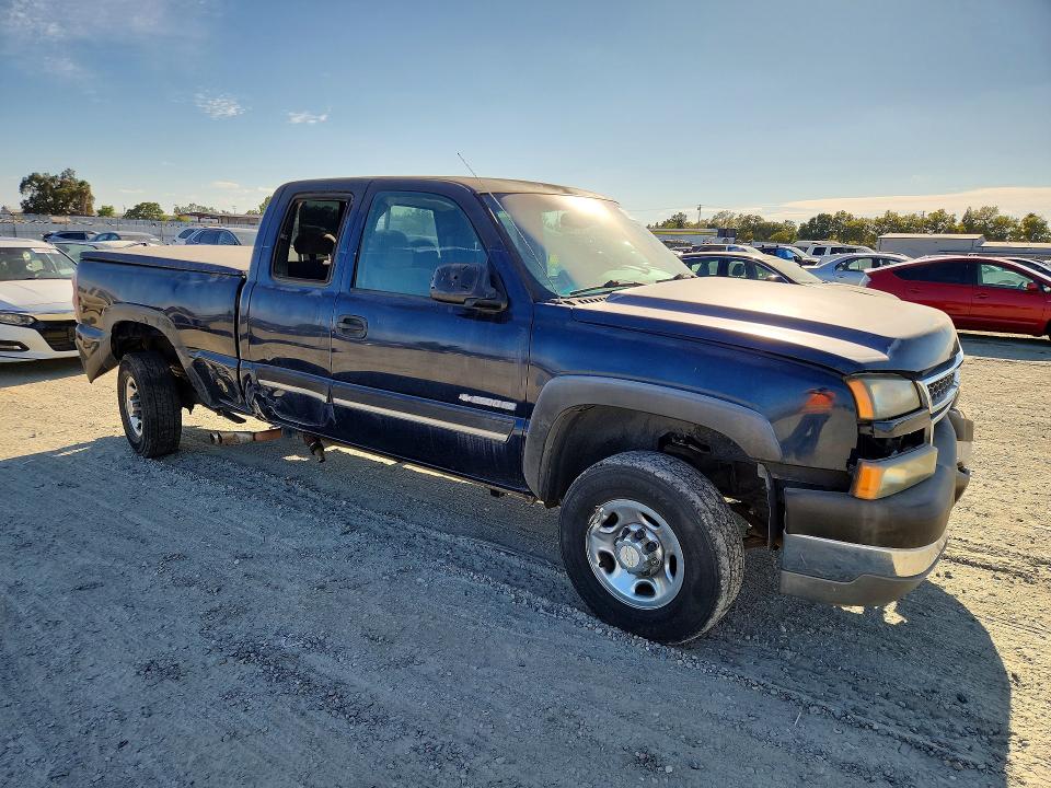 Снимка 4 от търг – 2005 CHEVROLET SILVERADO с VIN 1GCHC29U35E286724