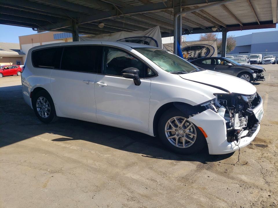Foto 4 de la subasta – 2027 CHRYSLER PACIFICA con VIN 2C4RC1BG5VR594290