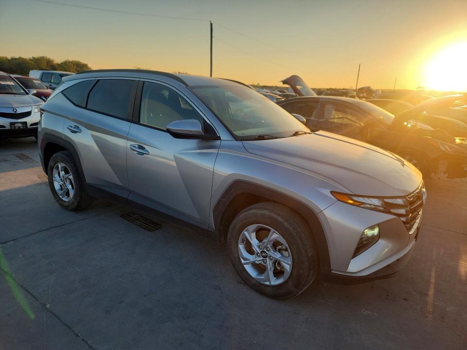 Photo 4 from auction – 2023 HYUNDAI TUCSON with VIN 5NMJBCAE3PH216526