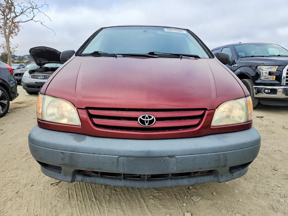 Photo 5 from auction – 2002 TOYOTA SIENNA with VIN 4T3ZF13C12U488519