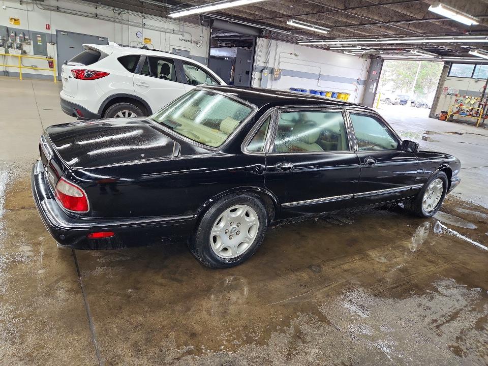 Photo 3 from auction – 2003 JAGUAR VANDENPLAS with VIN SAJDA24C23LF55943