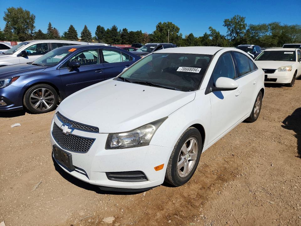 CHEVROLET CRUZE 2014 with VIN 1G1PC5SB9E7136765 - Photo from auction
