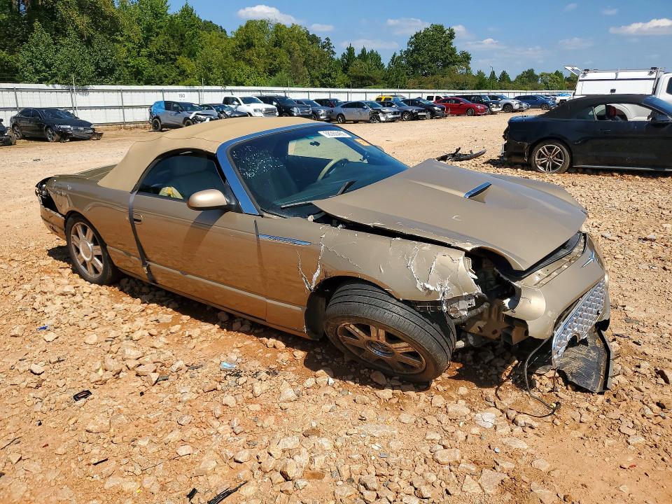 Фото 4 с аукциона – 2005 FORD THUNDERBIRD с VIN 1FAHP60A05Y105291
