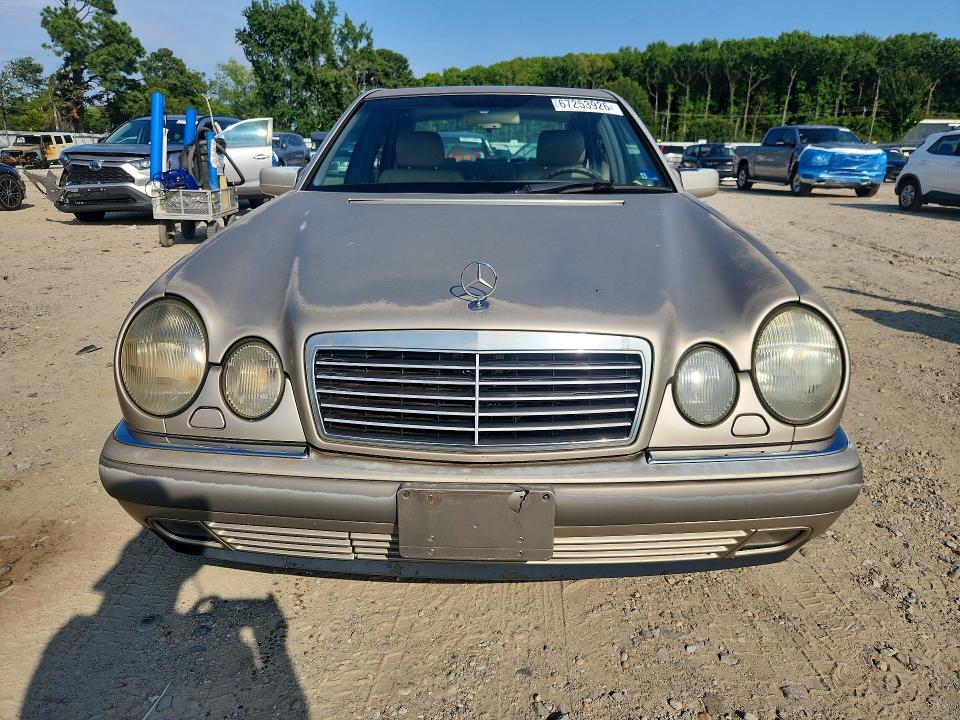 Photo 5 from auction – 1997 MERCEDES-BENZ E with VIN WDBJF72F1VA159008