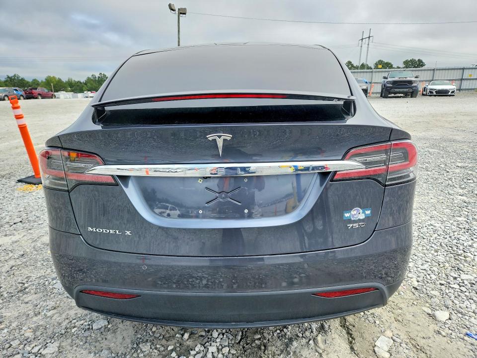 Foto 6 de la subasta – 2018 TESLA MODEL X con VIN 5YJXCDE23JF114147