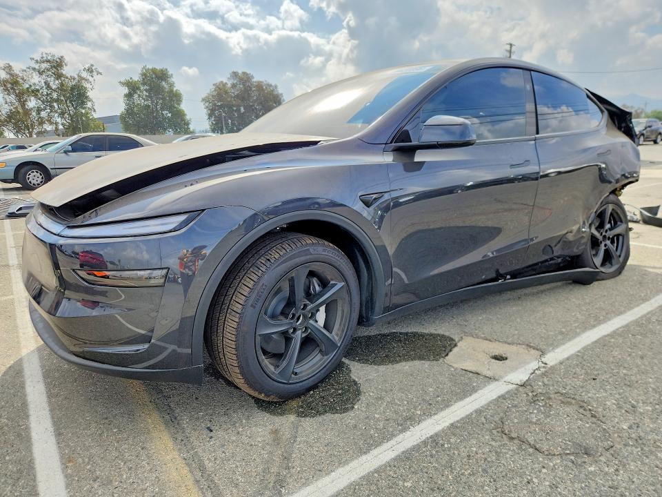TESLA MODEL Y 2026 с VIN 7SAYGDED0TF621118 - Снимка от търг