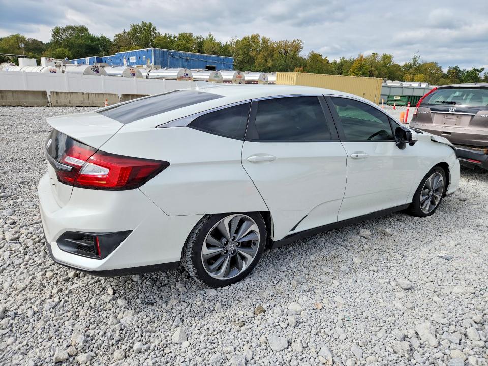 Photo 3 from auction – 2018 HONDA CLARITY with VIN JHMZC5F16JC008694