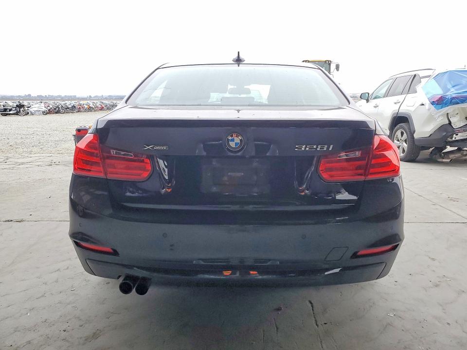 Photo 6 from auction – 2014 BMW 328 with VIN WBA3B5C56EP542338
