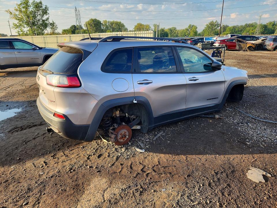 Фото 3 с аукциона – 2019 JEEP CHEROKEE с VIN 1C4PJMBNXKD161351