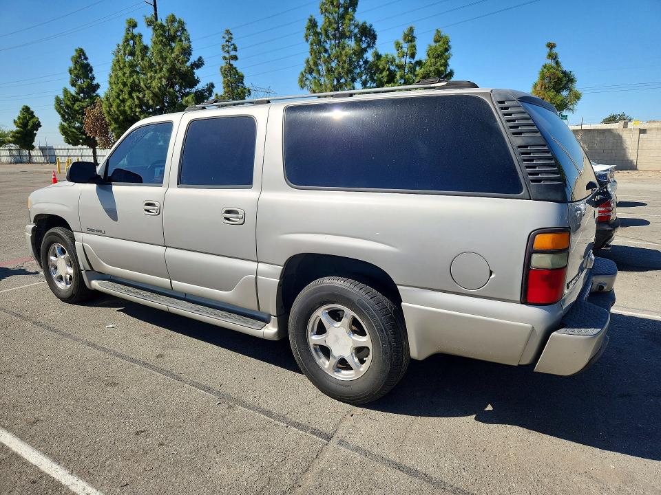 Снимка 2 от търг – 2005 GMC YUKON XL с VIN 1GKFK66U05J217362