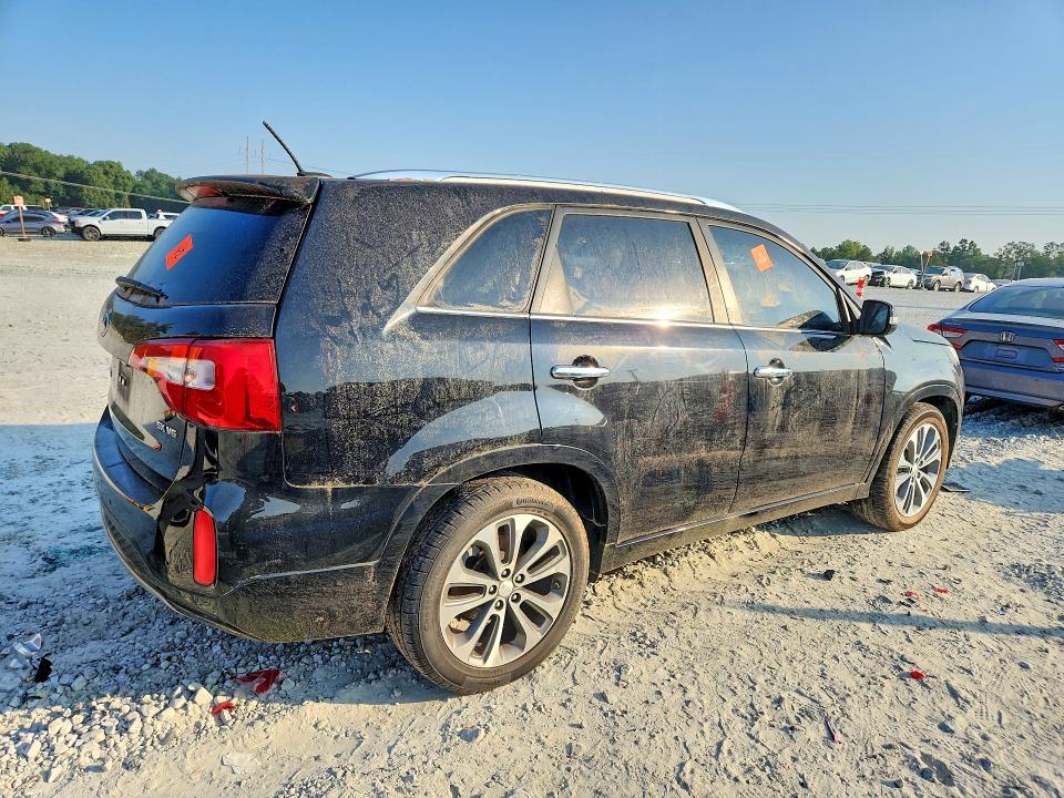 Photo 3 from auction – 2015 KIA SORENTO with VIN 5XYKW4A75FG565261
