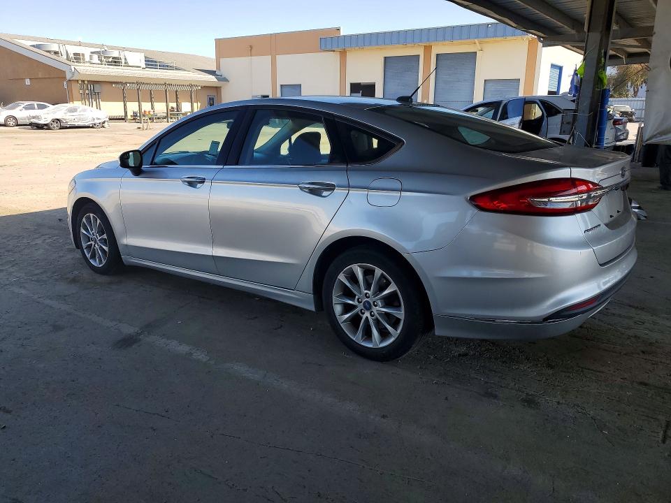 Photo 2 from auction – 2017 FORD FUSION with VIN 3FA6P0LU4HR374794