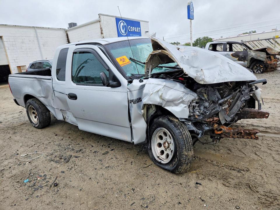 Снимка 4 от търг – 2004 FORD F-150 HERITAGE с VIN 2FTRX17284CA92893