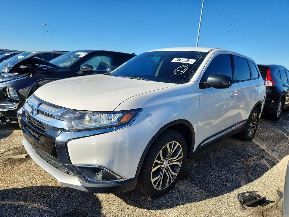 MITSUBISHI OUTLANDER 2016 с VIN JA4AZ3A38GZ041142 - Снимка от търг
