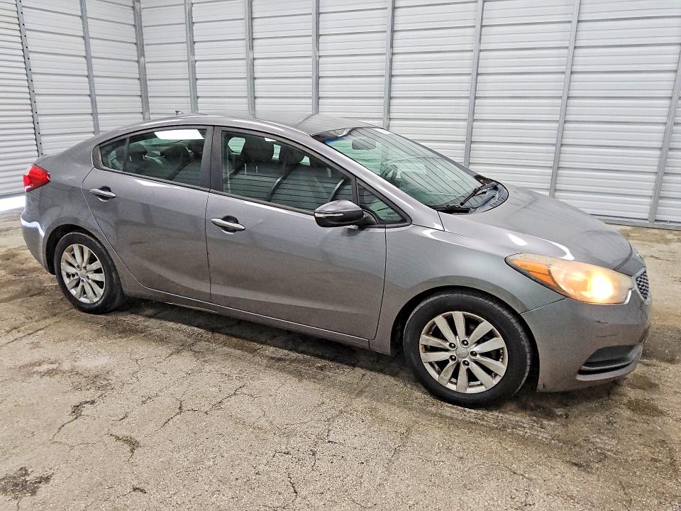 Foto 4 de la subasta – 2016 KIA FORTE con VIN KNAFX4A60G5581316