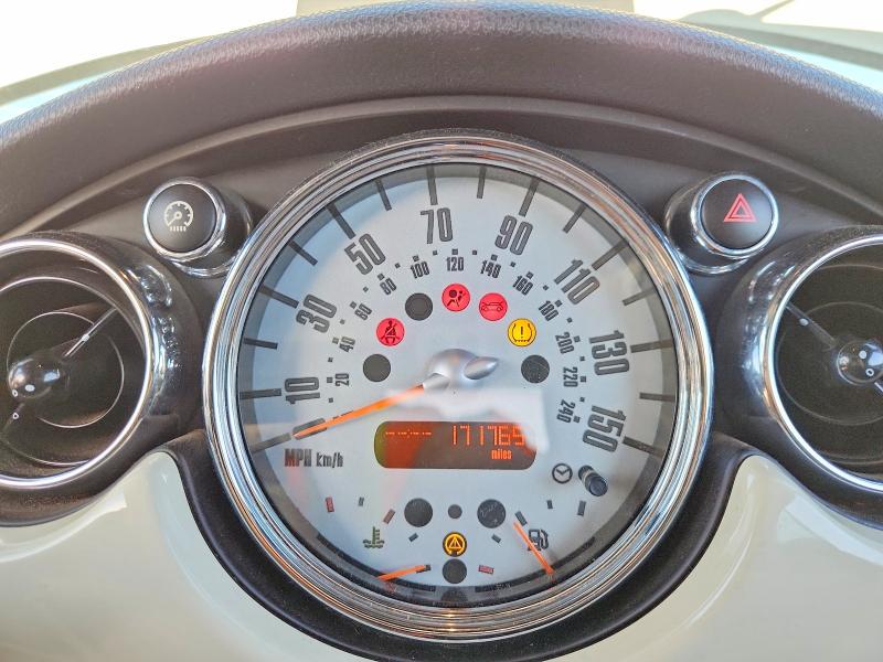 Photo 9 from auction – 2007 MINI COOPER with VIN WMWRH33527TJ44339