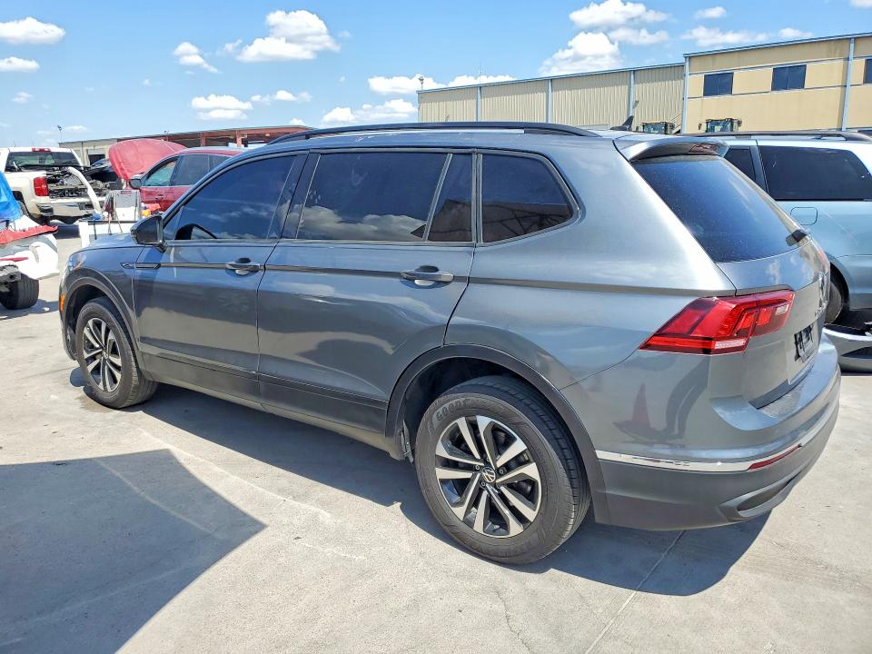 Photo 2 from auction – 2023 VOLKSWAGEN TIGUAN with VIN 3VVFB7AX8PM078902