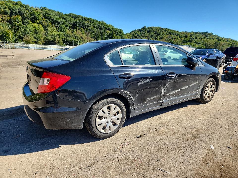 Photo 3 from auction – 2012 HONDA CIVIC with VIN 19XFB2F58CE353018