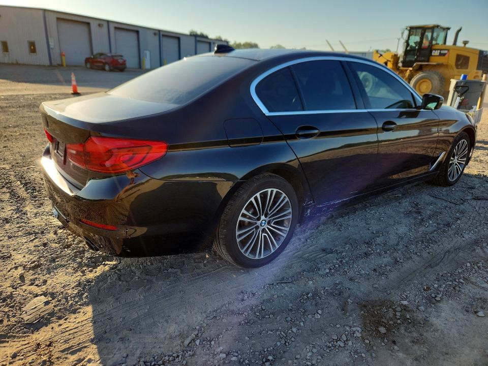 صورة رقم 3 من المزاد - 2019 BMW 530 مع VIN WBAJA7C57KWW26756